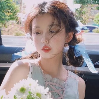 绿衣女子